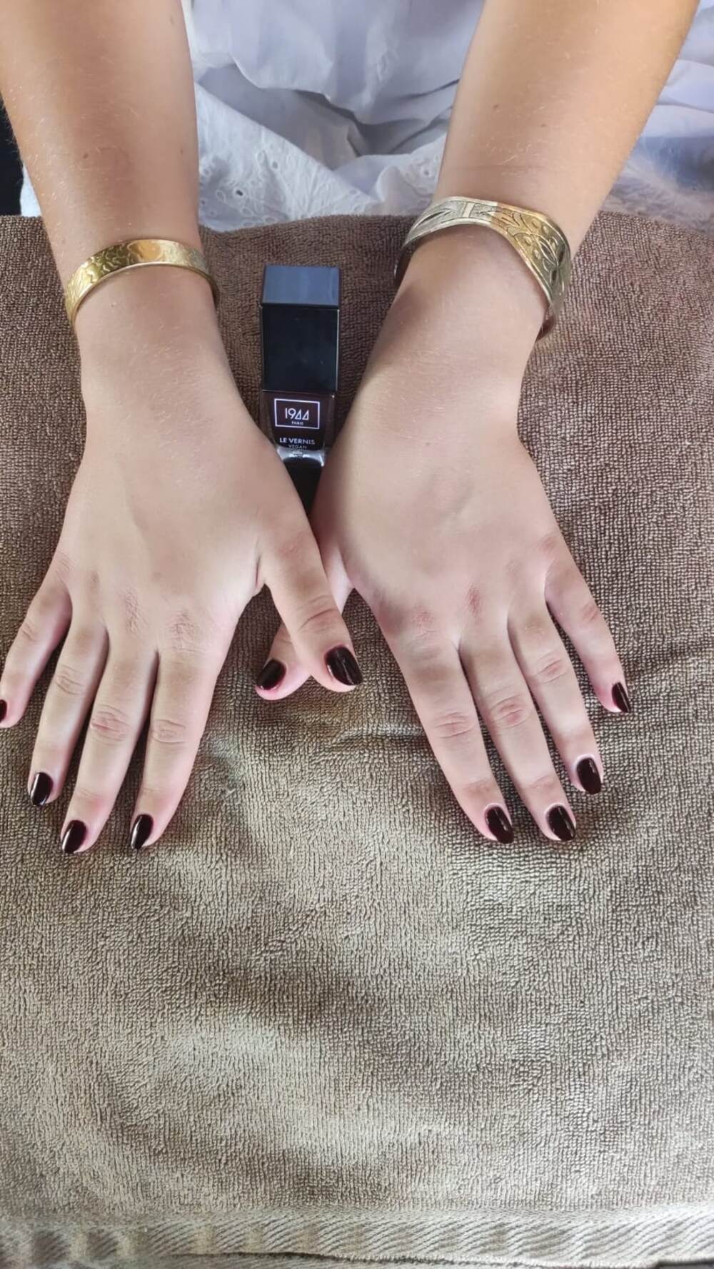 Manucure avec pose de vernis réalisée à domicile par M&M SPA à Marrakech